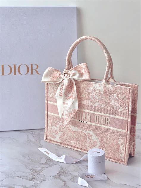 christian dior tote bag rosa|dior shopping.